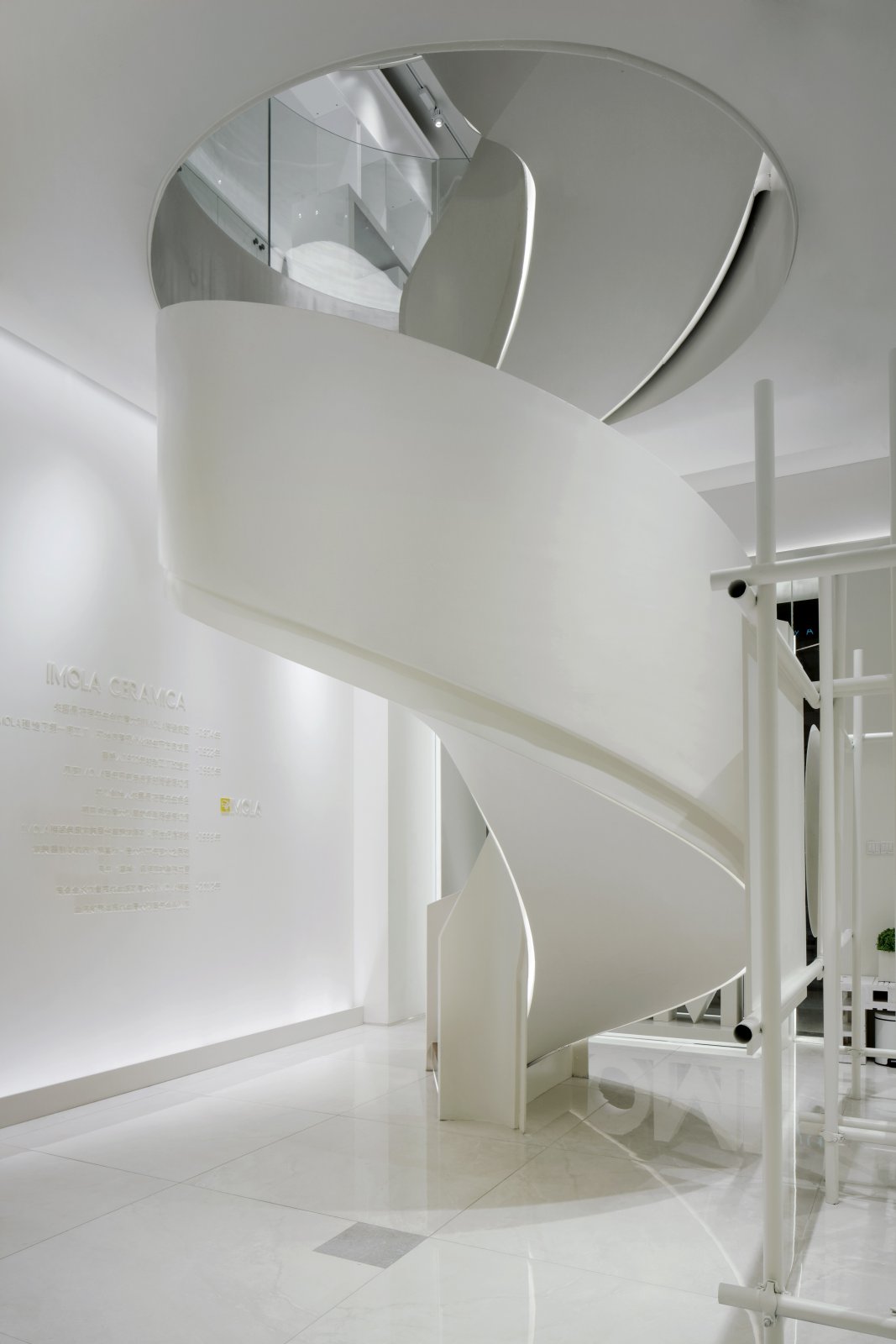 意大利 IMOLA 陶瓷展陈空间设计现代展馆展厅