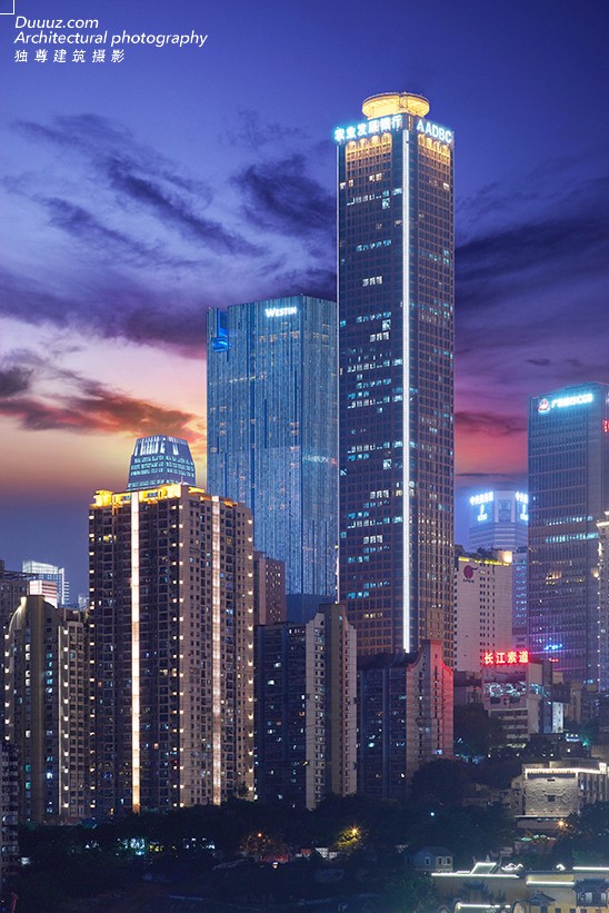 重庆 350米63层的高度,重新定义了城市高空精品酒店 360°双江全景