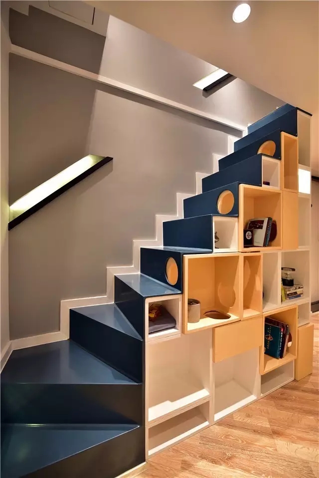 设计师王平仲这次把25㎡纸片屋,改成了带花园的三室一厅!