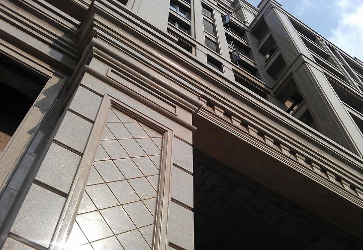 完工细节↑二,别墅建筑石材幕墙安装现场:三,某商业楼大面积石材幕墙