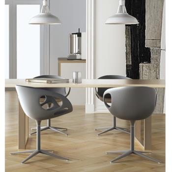 北欧简约现代桌椅组合3d模型