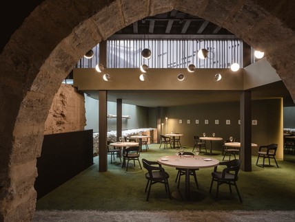 瓦伦西亚这家新餐馆保留了70%的原有空间 | Francesc Rifé
