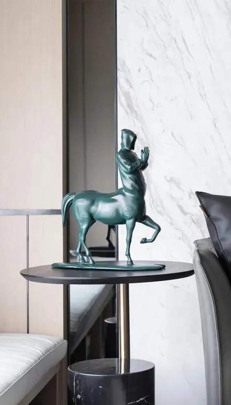 0402人头马身雕塑摆件l