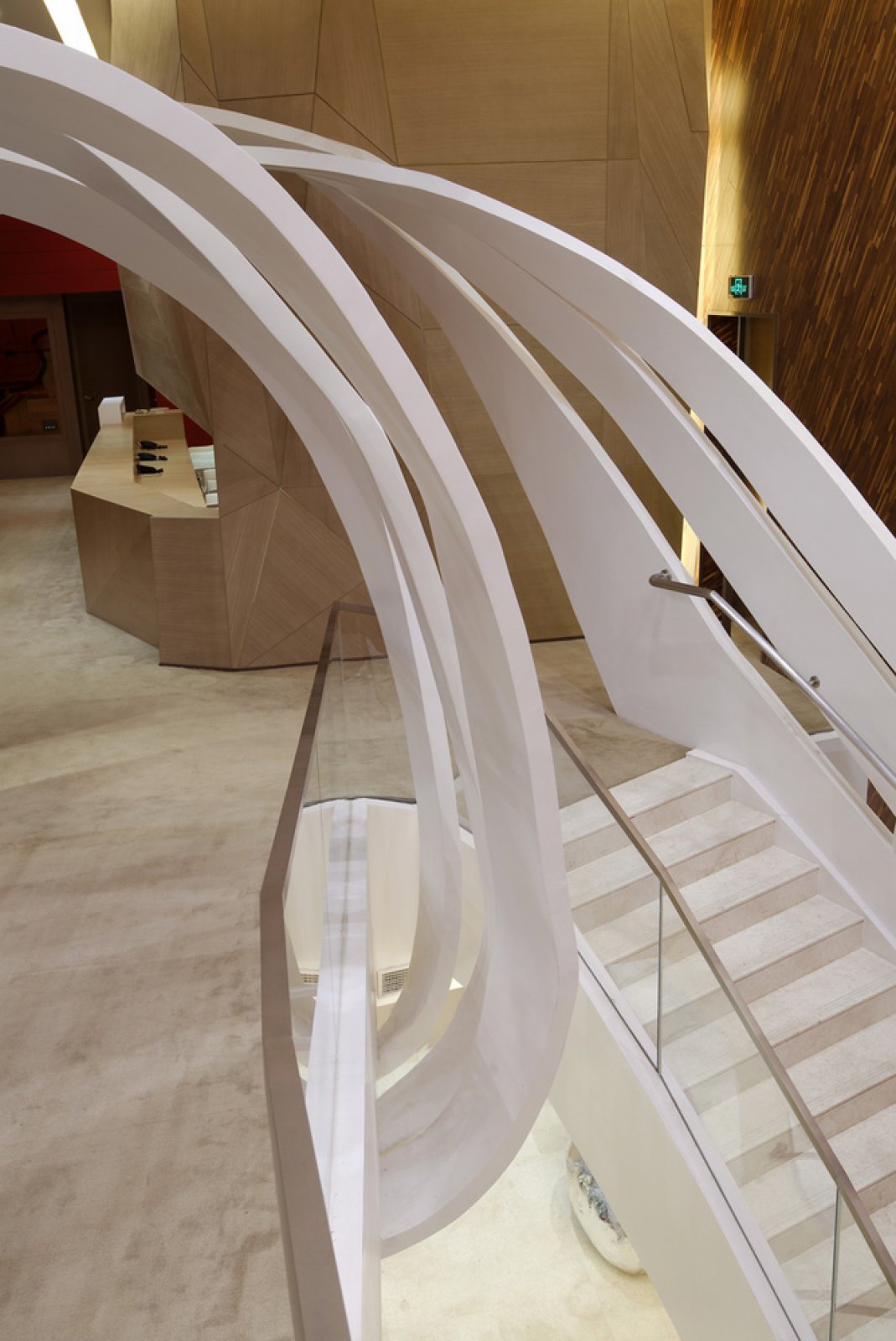 SCARF IN THE WINDOW——零售空间设计|KLID达观国际