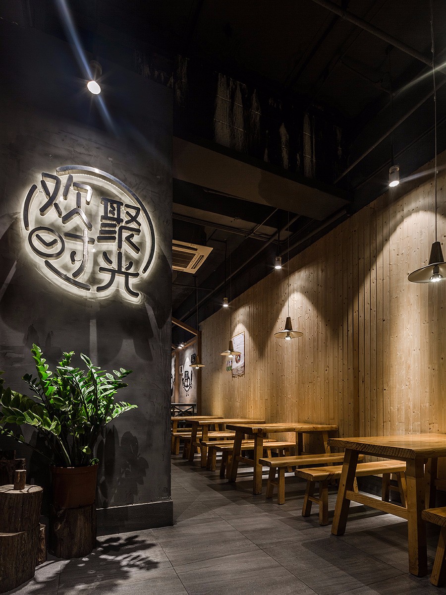 餐饮设计·木屋烧烤深圳泥岗店