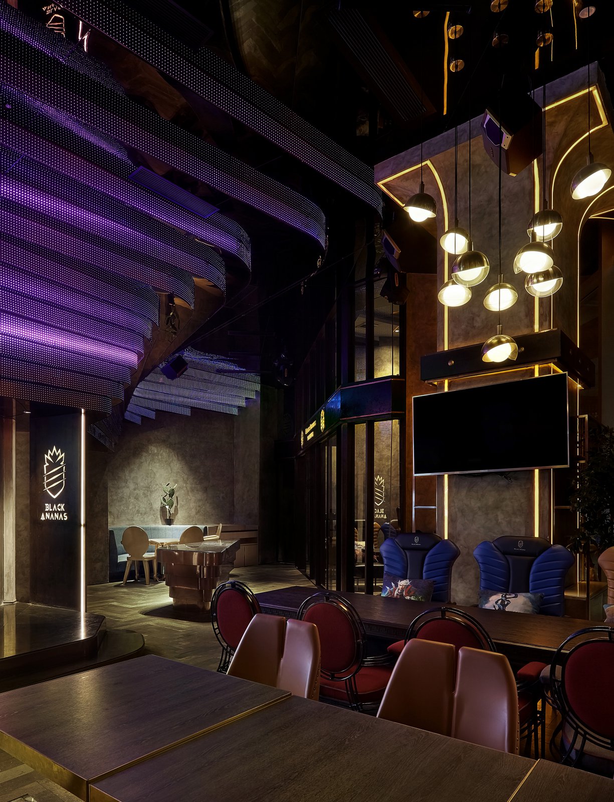 朗升打造全国首家高端电竞主题餐厅:黑凤梨吃货战场