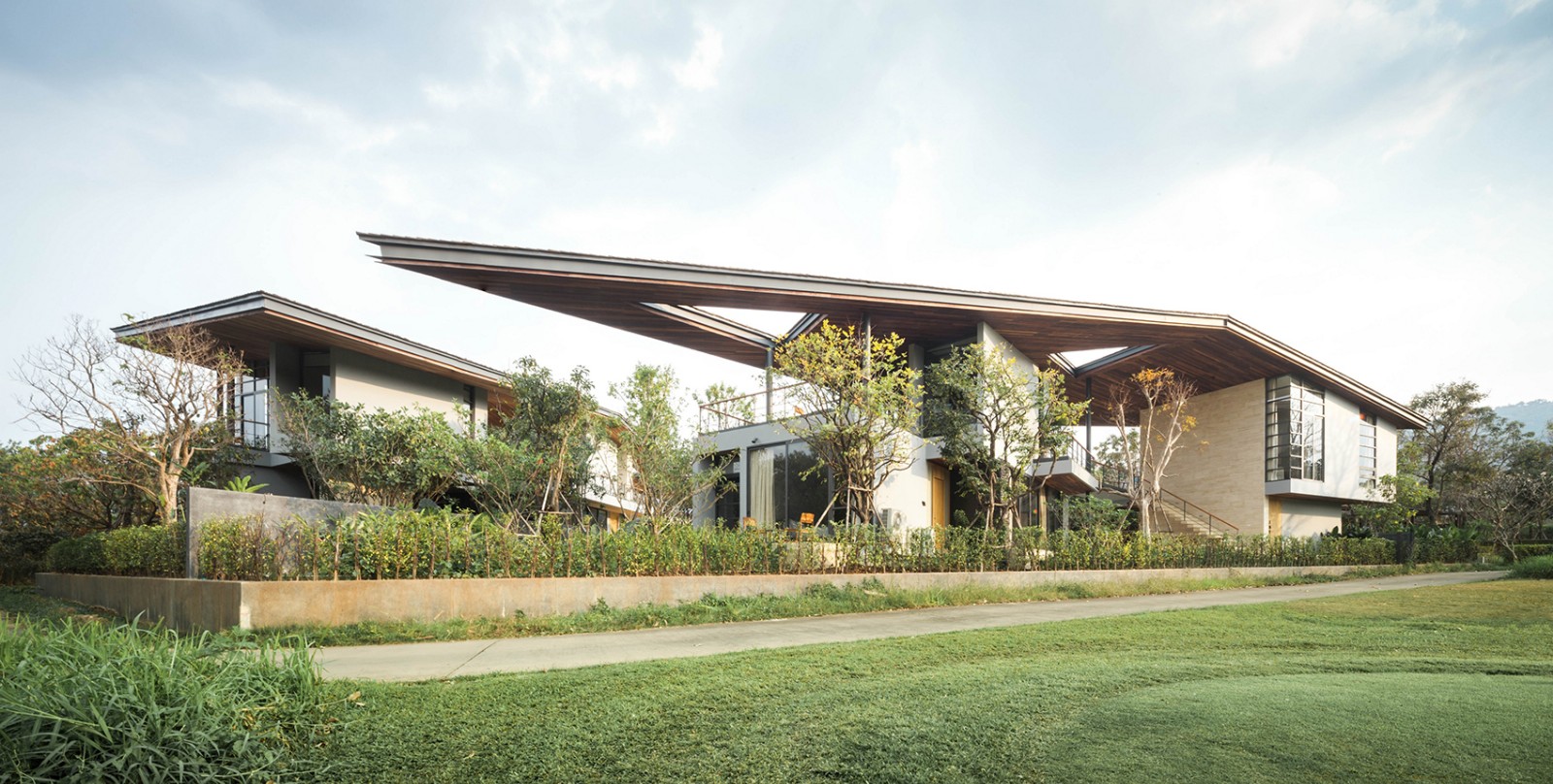 三角屋顶造就传统空间 泰国 gliding 别墅 | stu/d/o