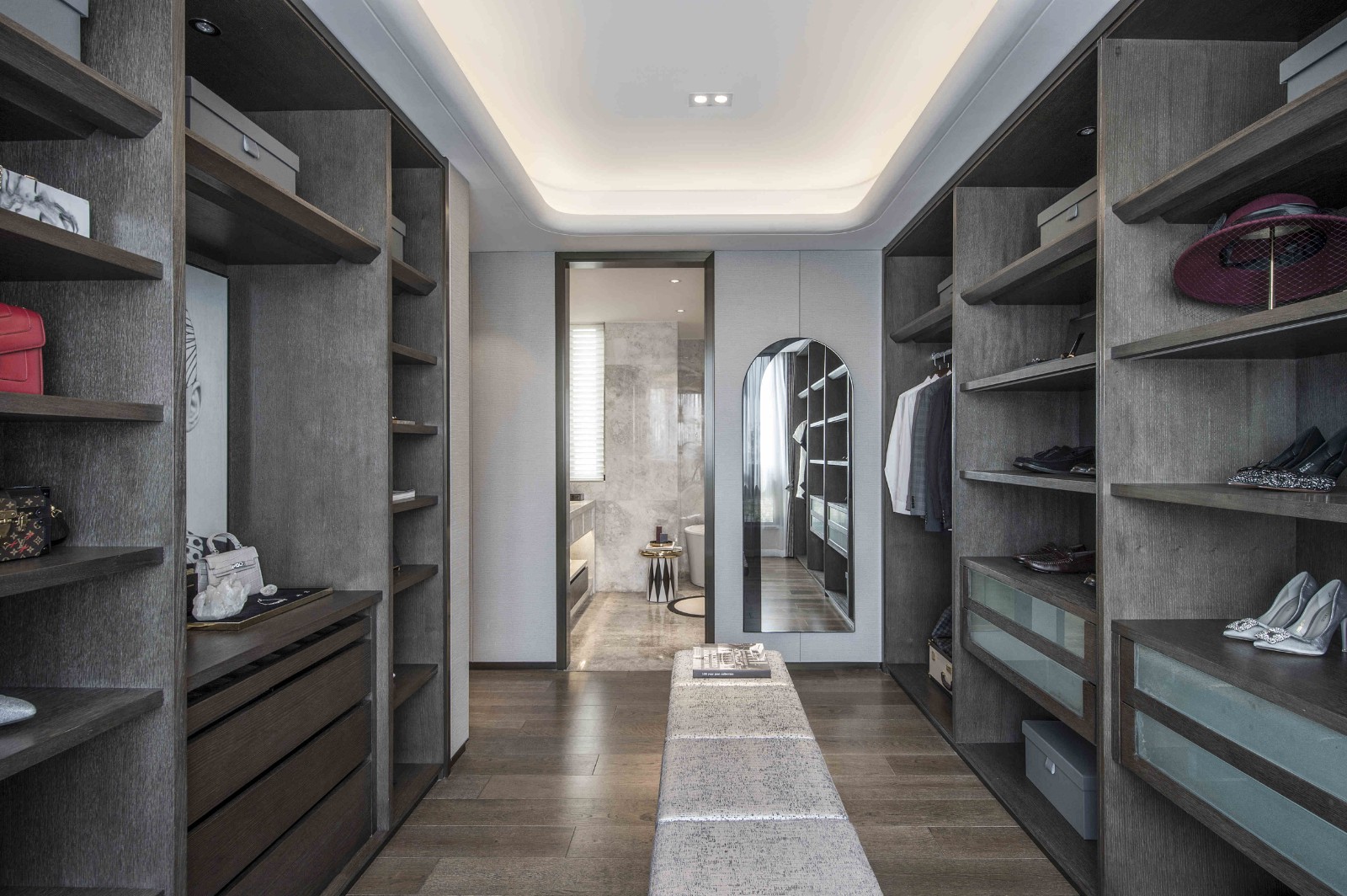 dressing room 更衣室