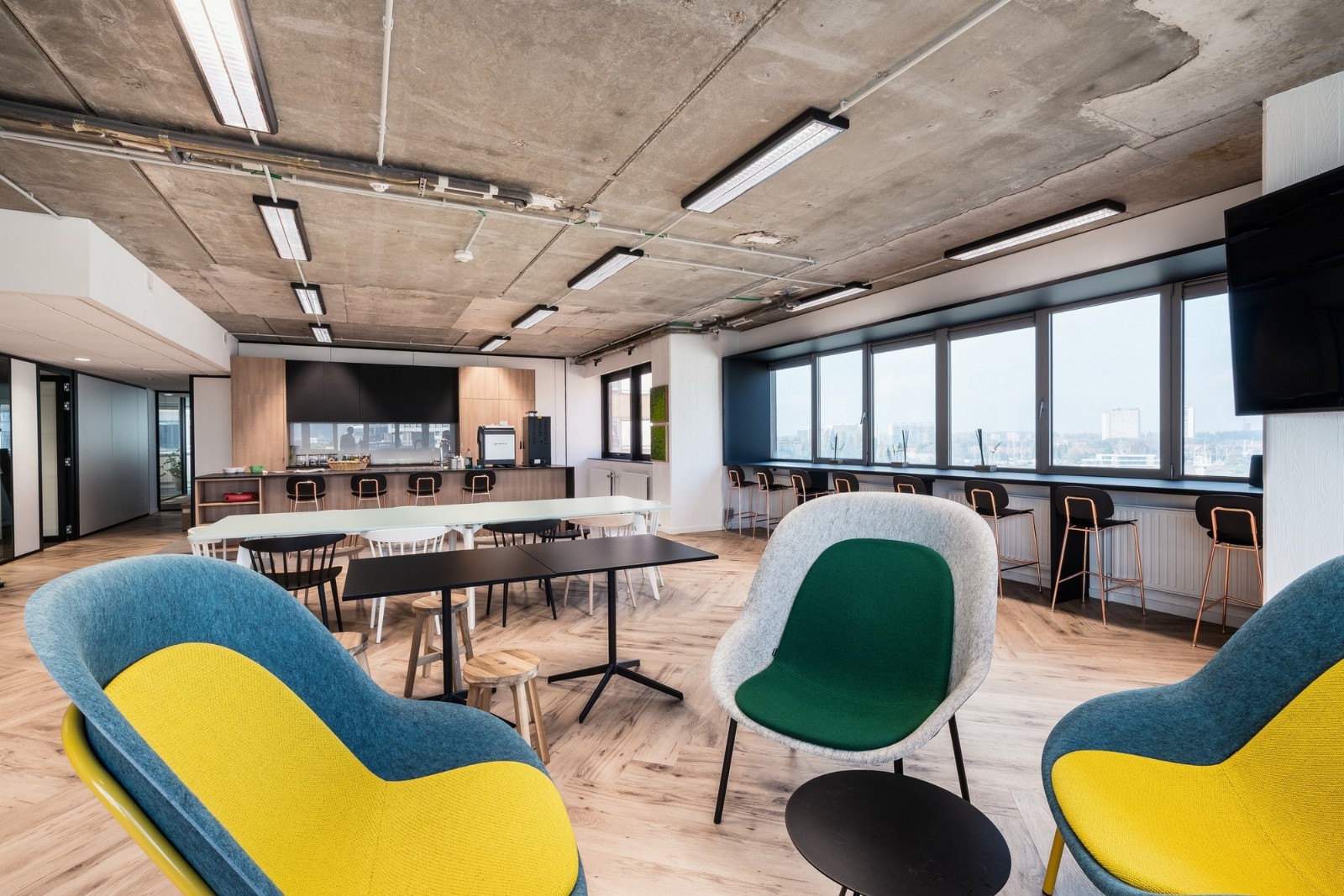 比利时充满活力的the beacon办公室 | captif bvba