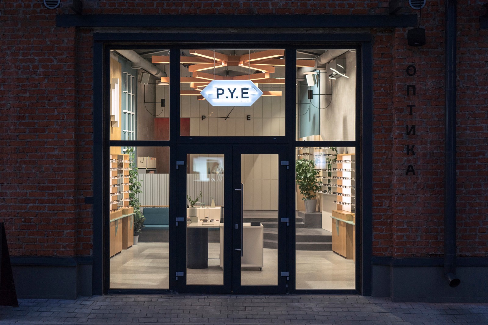 e眼镜店 | facultative works