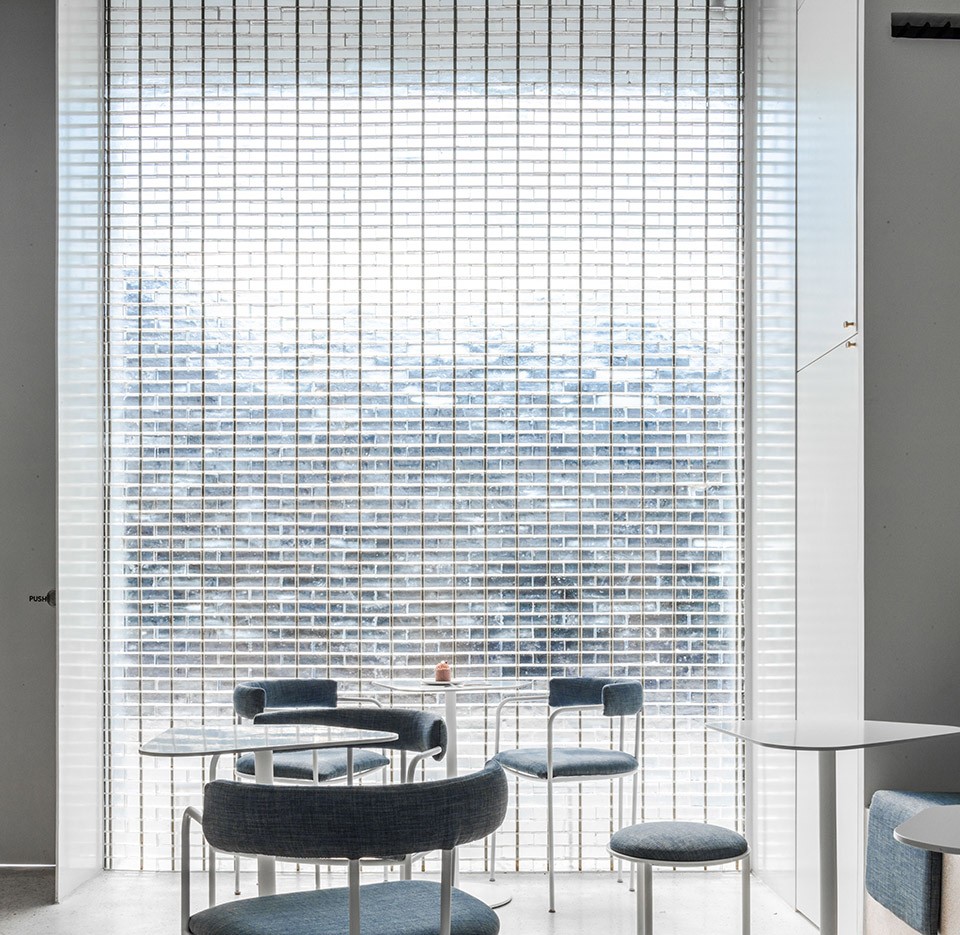 粉色与白色的透明空间,杭州n甜品店 | 有坪一尺建筑事务所