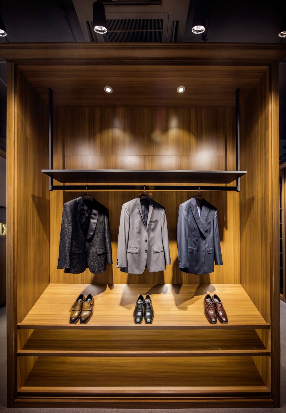 西服高定店，男人的衣柜 | Plemn Design-设计案例-建E室内设计网