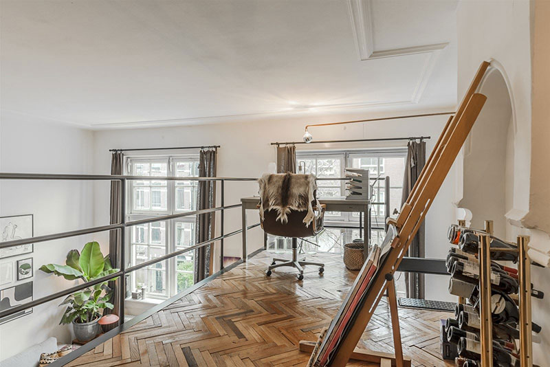 阿姆斯特丹的双层loft住宅,带夹层和迷人的儿童房