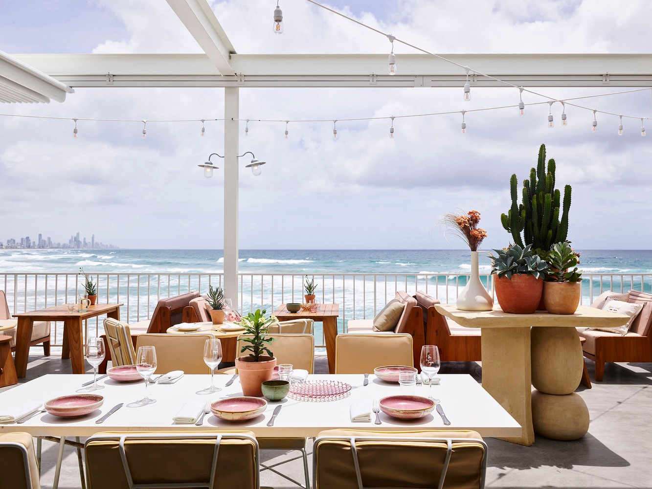 2024The Glass House美食餐厅,...use餐厅，就在芭提雅海滩...【去哪儿攻略】