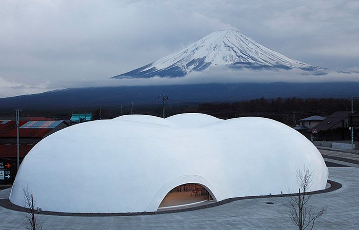 日本hoto Fudo面馆 漂浮在富士山脚下的一片云朵 Takeshi Hosaka Architects 设计头条