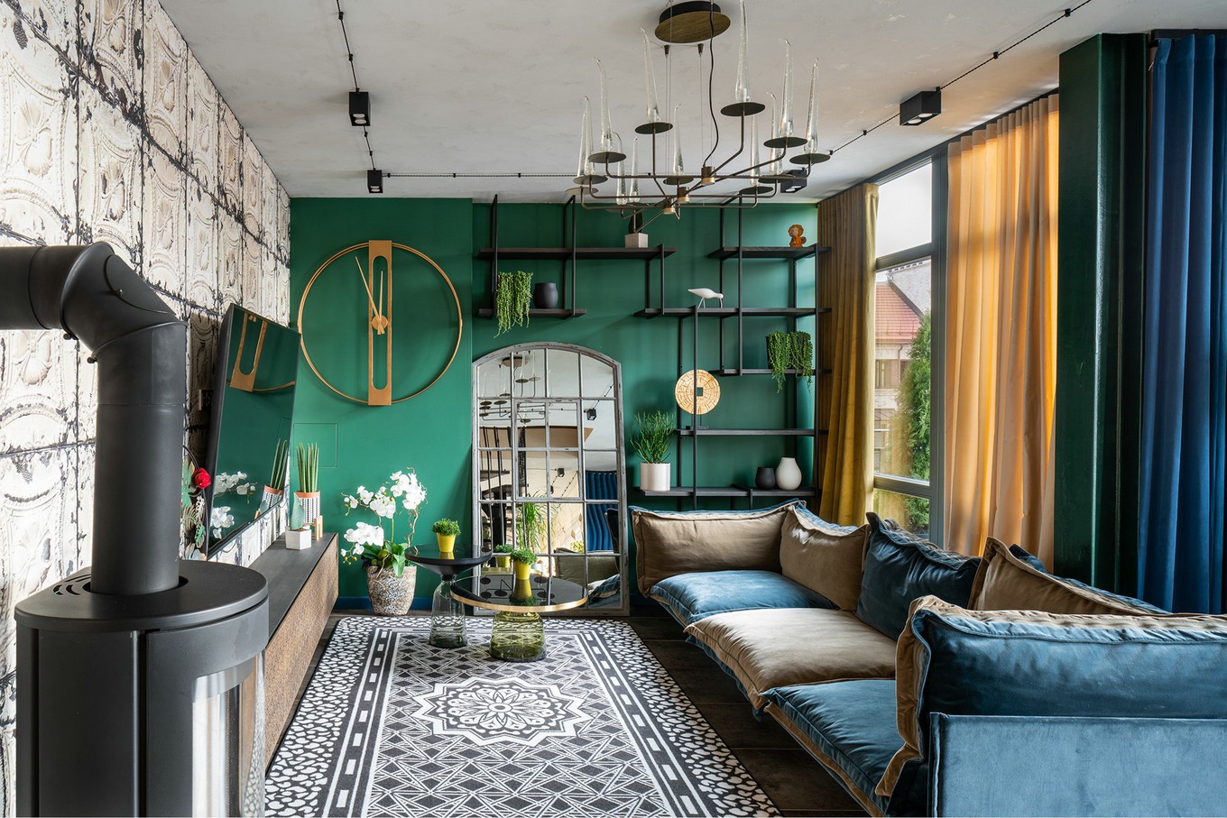 极具色彩魅力的工业风居所,个性十足的家