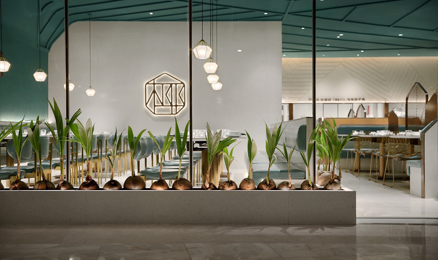 这个椰子鸡餐厅又潮又酷 | 艺鼎装饰设计-设计案例-建E室内设计网