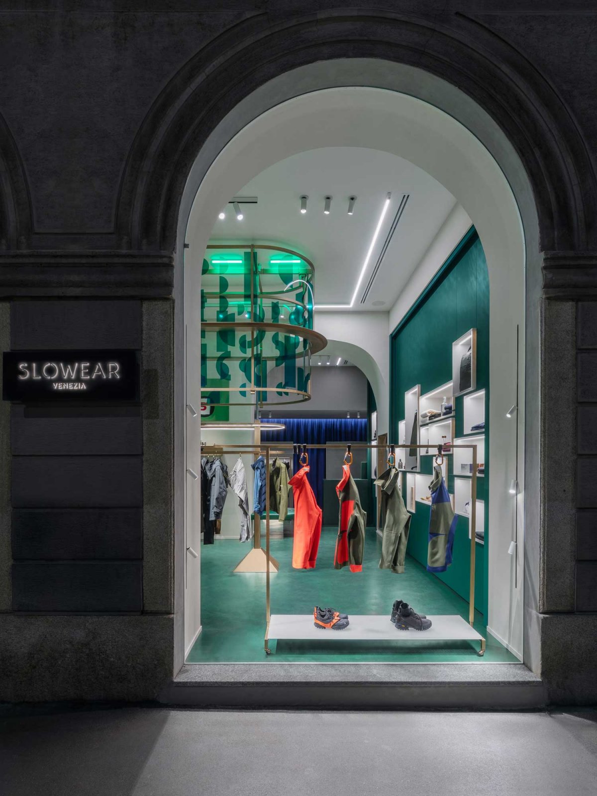 全新的slowear 18概念店, 当代创新的设计概念 | visual display