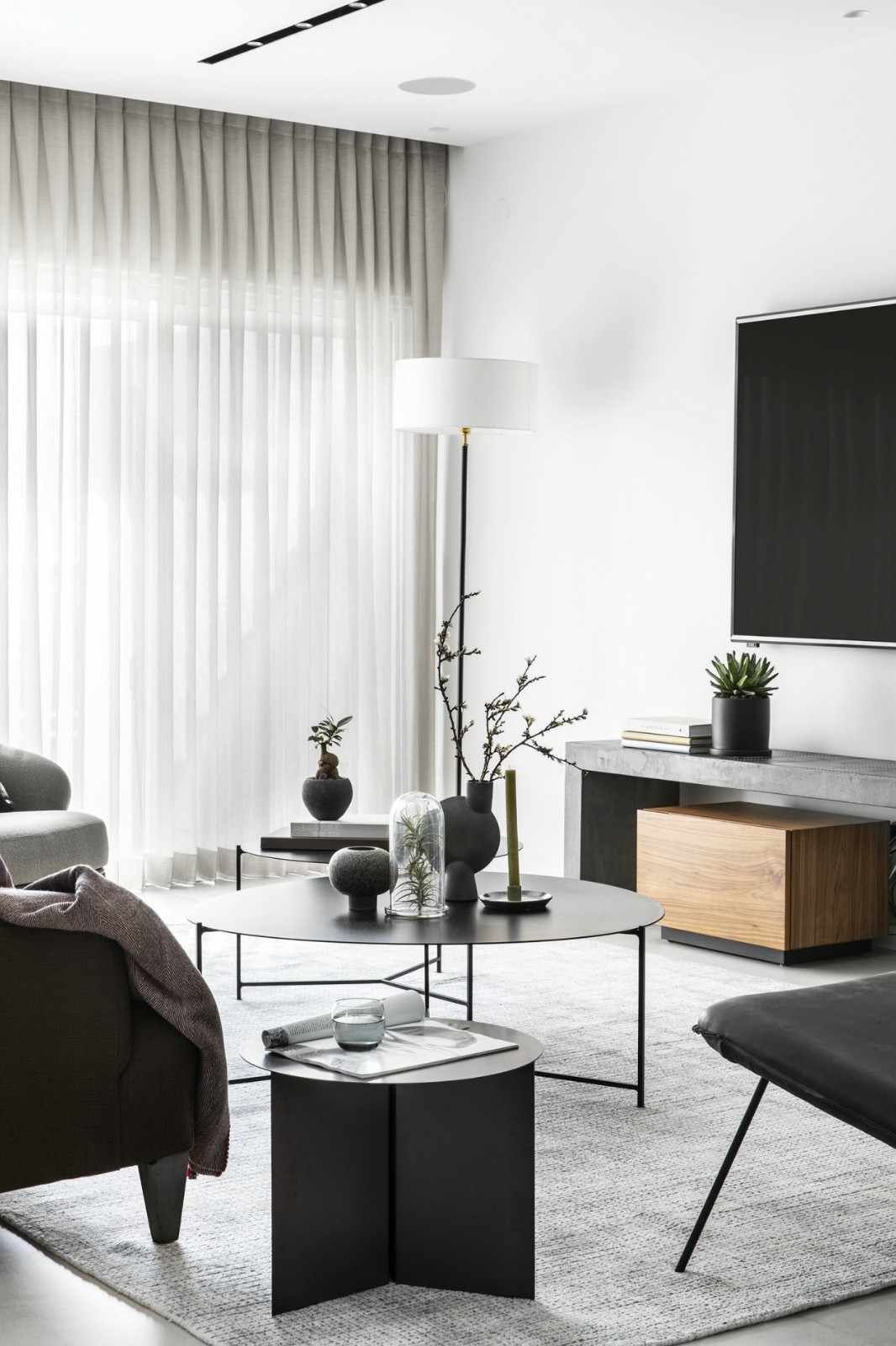 145㎡公寓设计，简约主义、舒适优雅！ | Maya Sheinberger