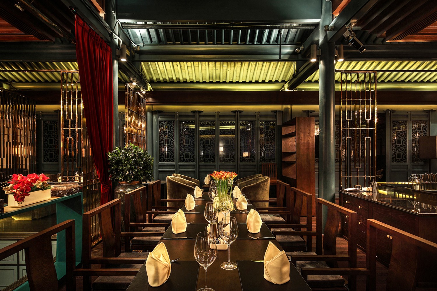 白天是餐厅晚上是酒吧 这样的潮·lounge不容错过!