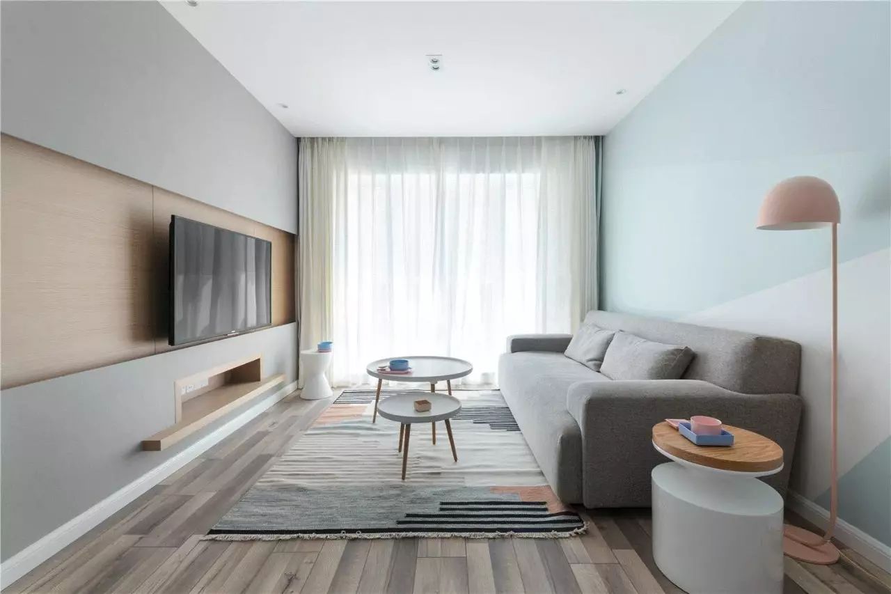 典型现代瑞典一居室具的选购与色彩以及布品的搭配,协调,对称的技巧