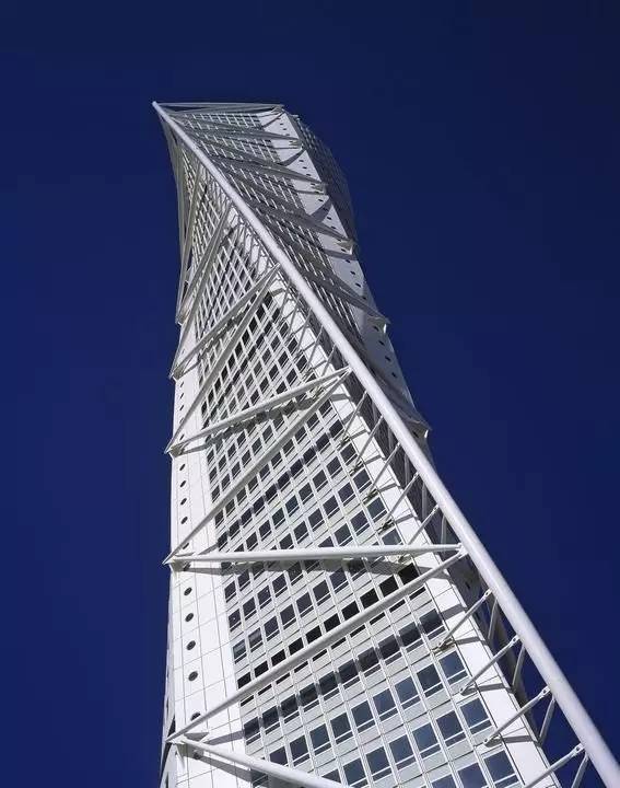 一个天才的设计师他设计房子居然会动