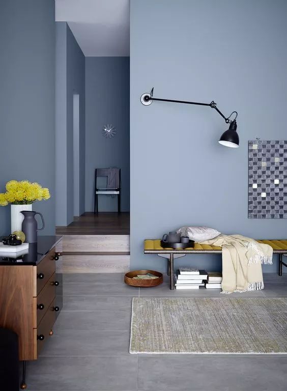 给蓝色加上一点灰夏日最百搭的还有谁