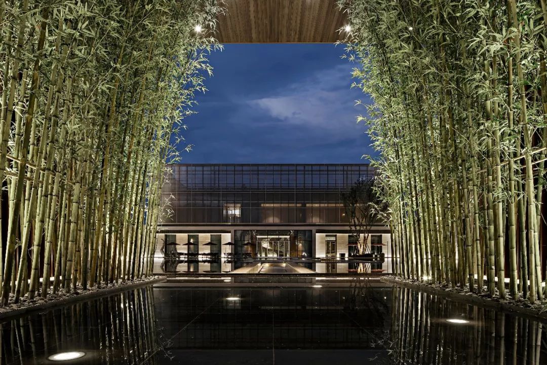 荧光天穹,超越时空的非凡艺境!| 黄全新作-建E网设计案例