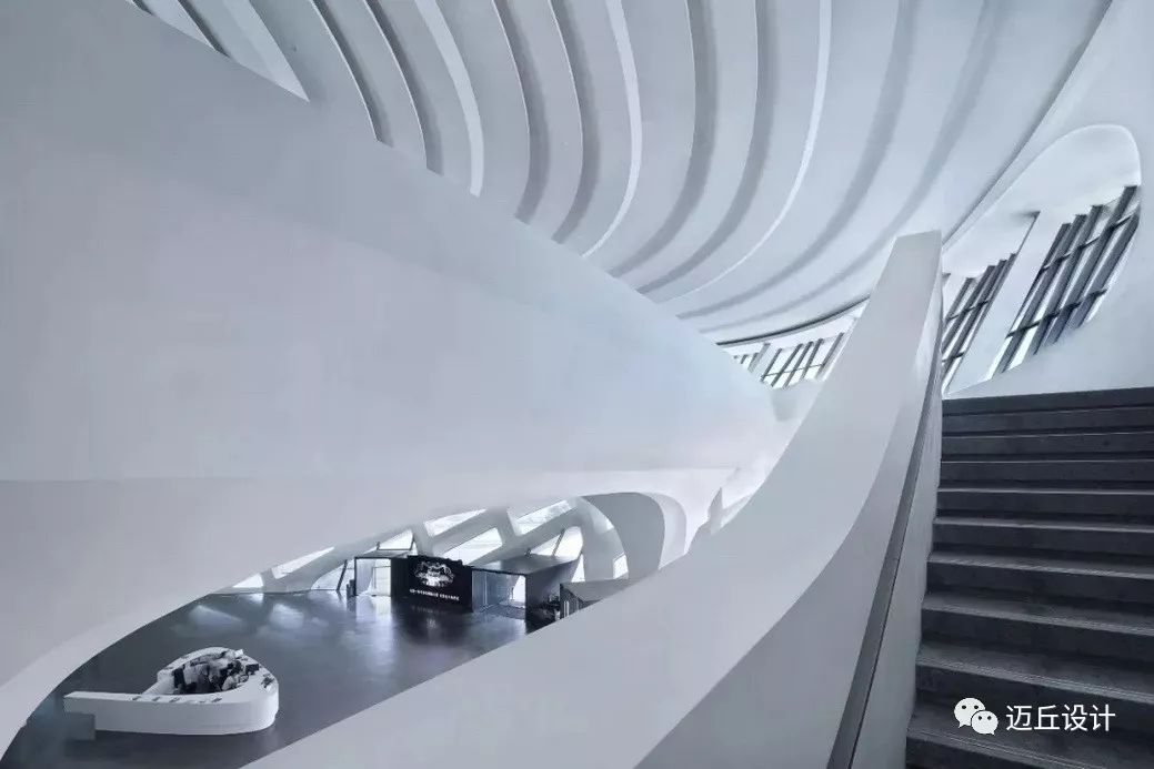 扎哈x中国 | 潮流新地标 · 3款 -建e网设计资讯