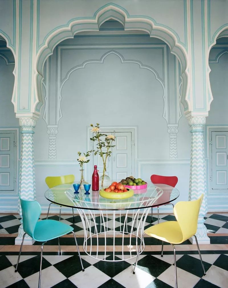 惊艳时光的蒂芙尼蓝成就艺术梦想之路畅游蔚蓝灵感海洋