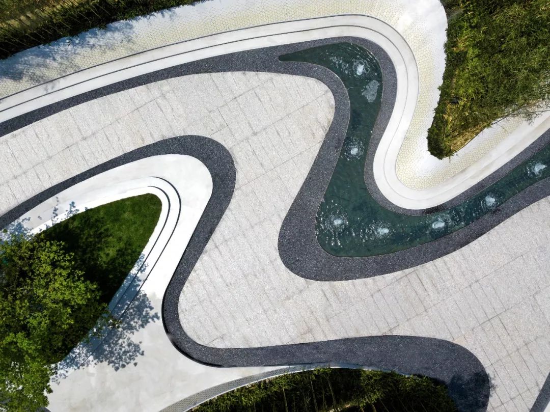 上帝曲线极致空间020210个灵动的曲线设计案例