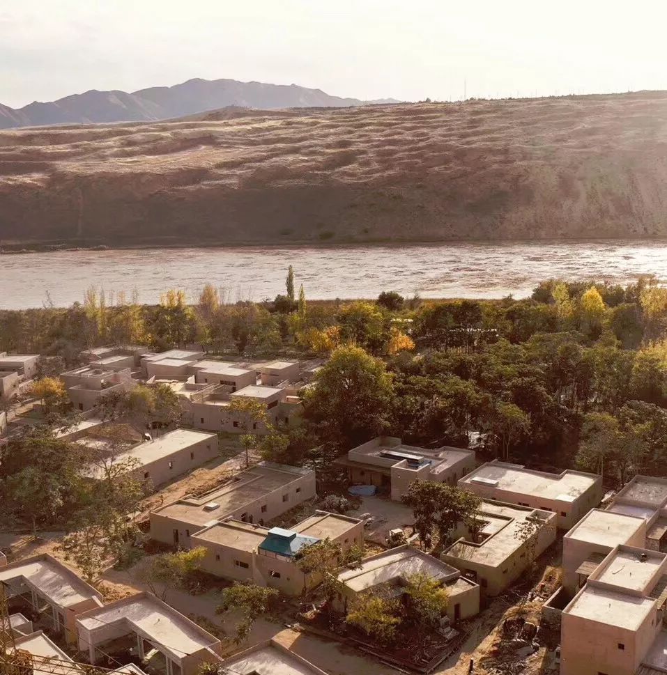 沙漠戈壁黄河绿洲02这5家民宿在大西北的荒漠里造了个最美民宿聚落