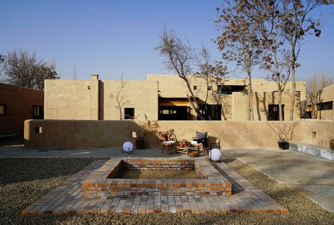 沙漠戈壁黄河绿洲02这5家民宿在大西北的荒漠里造了个最美民宿聚落