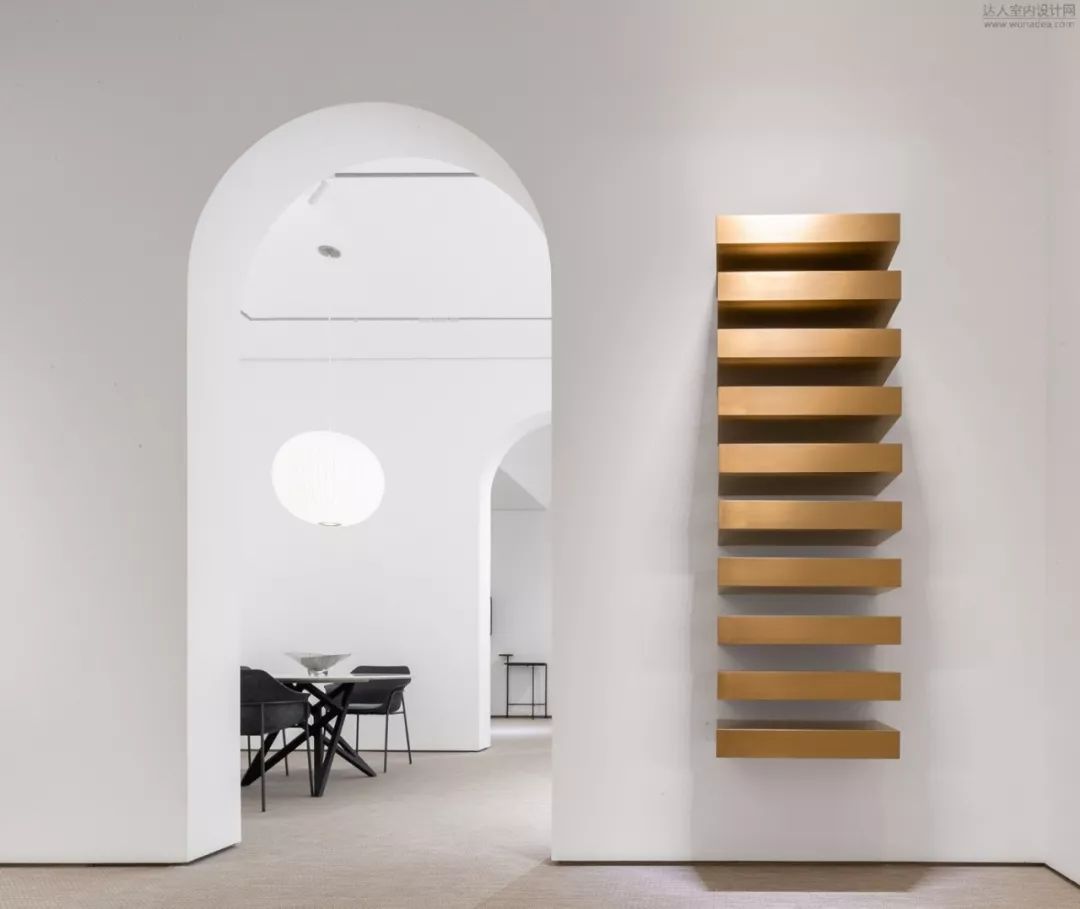 伟德bv1946官网灵感枯竭？别只盯着时装周了！揭秘男装设计师的5个小众灵感源与趋势神器