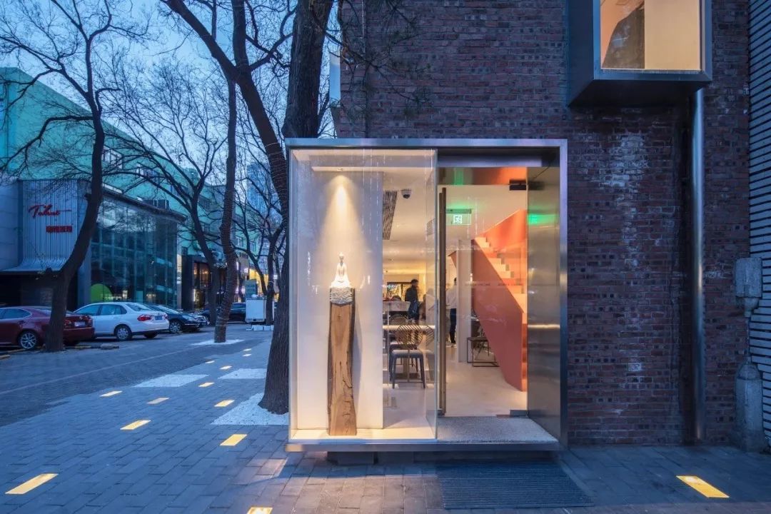 伟德bv1946官网-这6个小众又有设计感的品牌不想撞衫就靠他们了