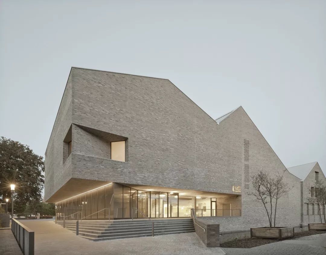 光空间形式 Pool Leber 设计头条