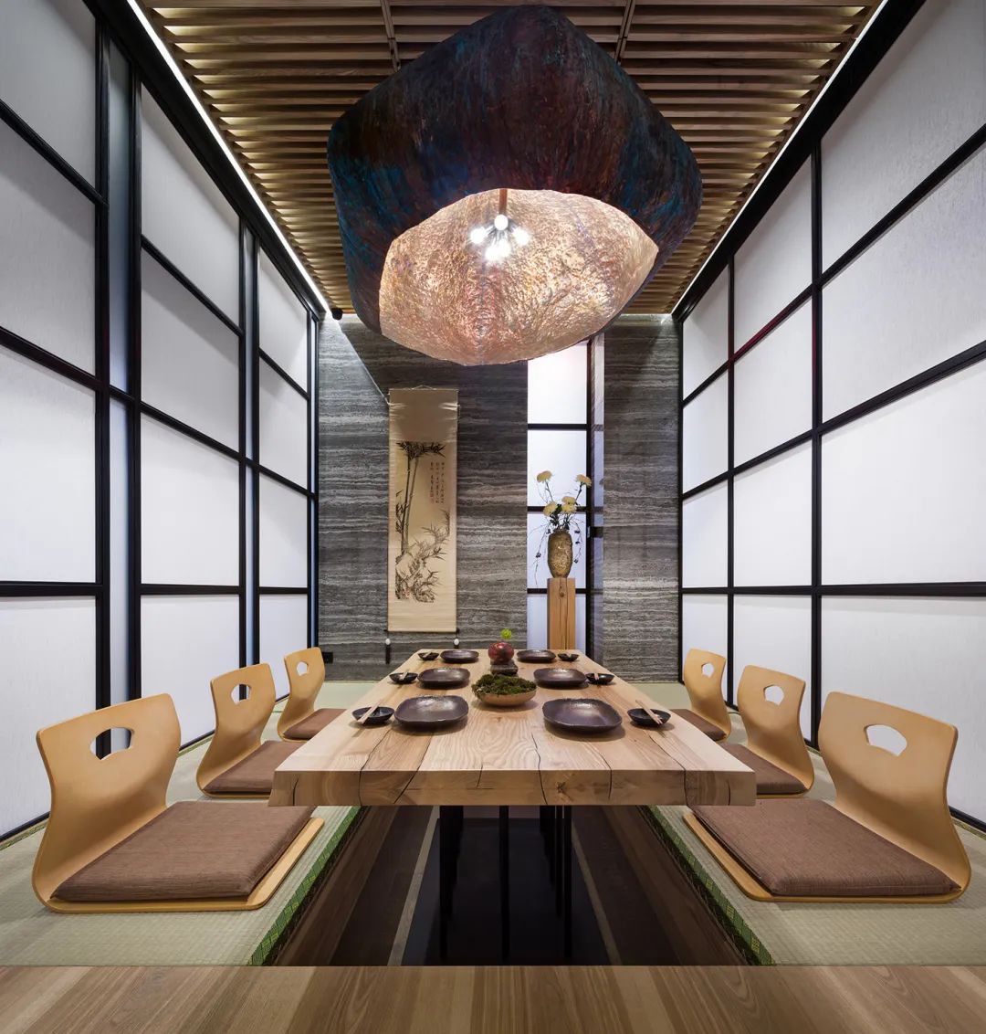 800㎡创意十足的日本餐厅 | Sergey Makhno Architects