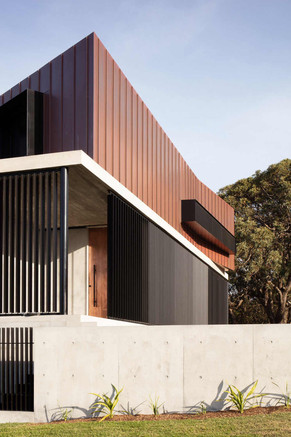 乡下盖房子用这种木纹混凝土温暖又高级