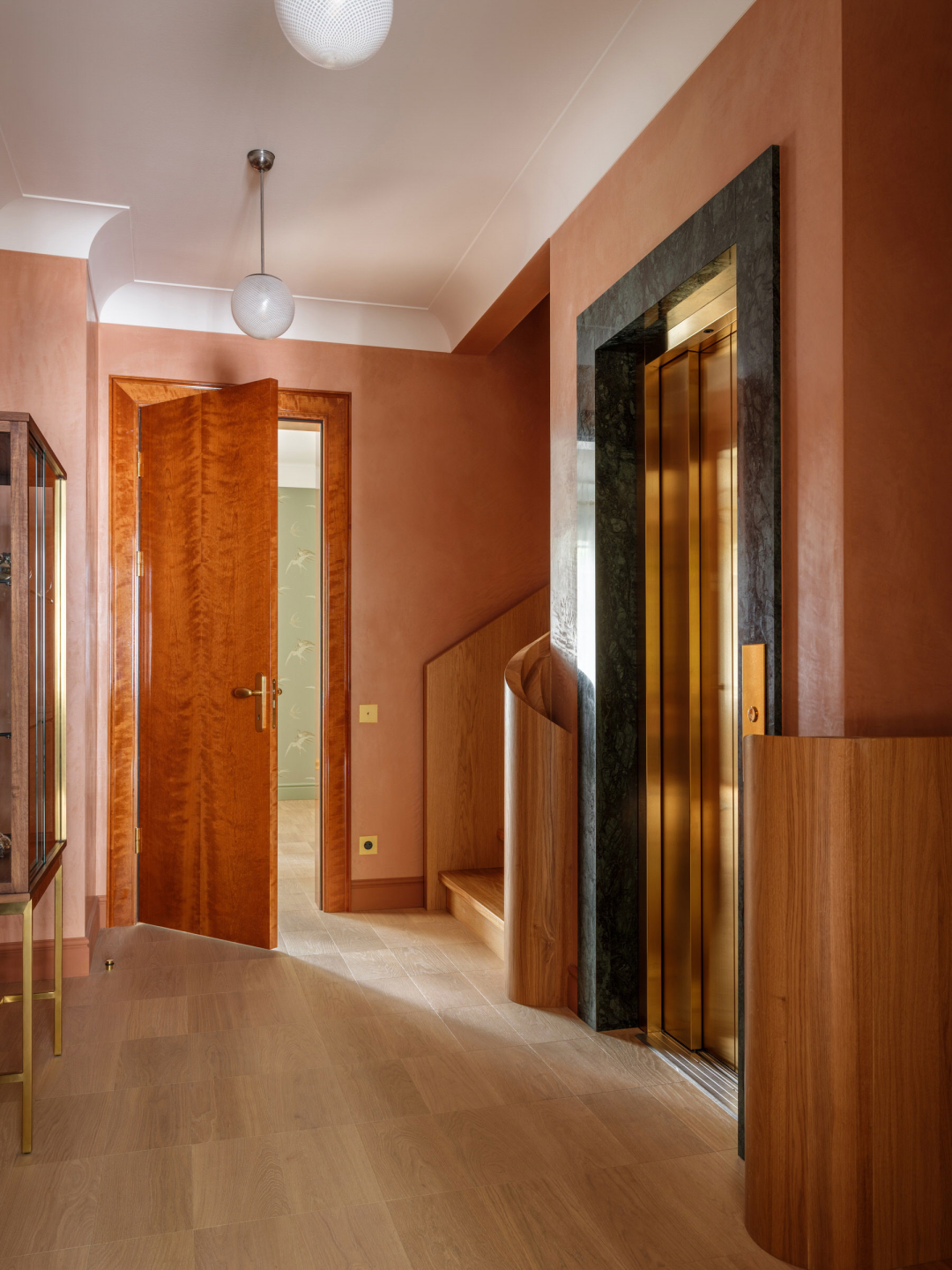 复古轻奢的家，有了拱形门洞更有范儿！ | Agnes Rudzite Interiors
