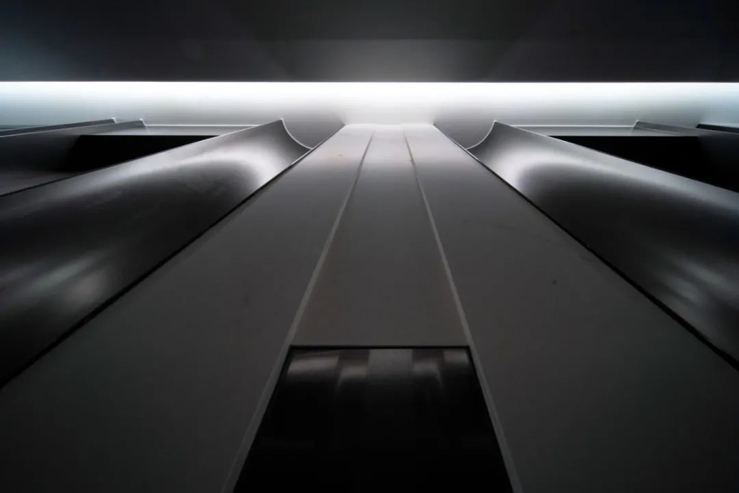 诗意灰 科技感,简约粗野主义