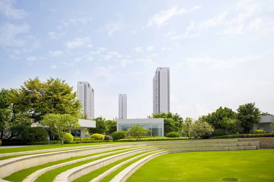 新作| 自由生长的白色盒子 - 三亚当代艺术馆前馆,海南 / da