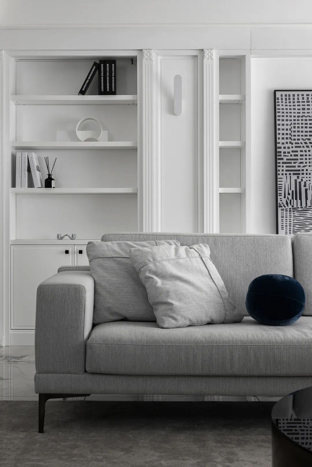经典灰白+克莱因蓝，塑造简约空间立体感 | 皋邸设计