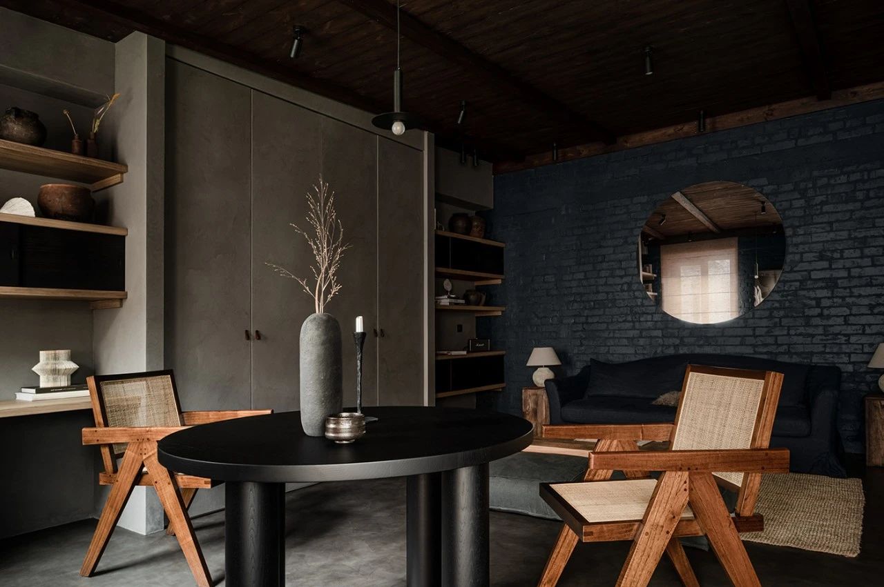 45㎡ 小公寓，高级黑灰色下的优雅设计！