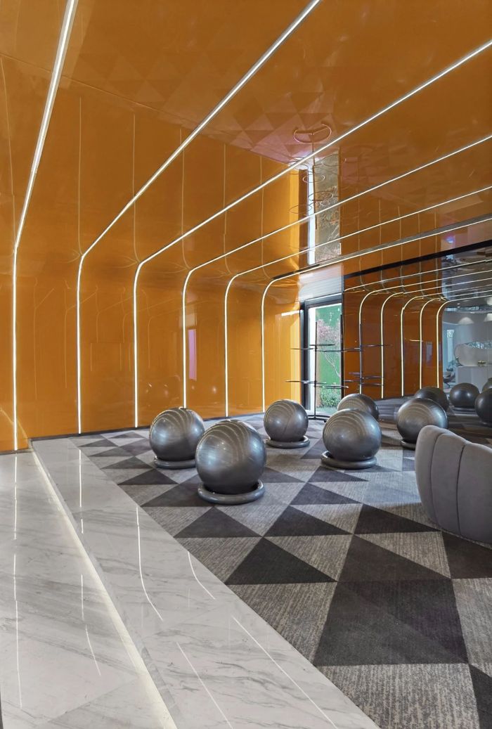 橙色在每个区域,以不同的形式燃亮视觉空间.