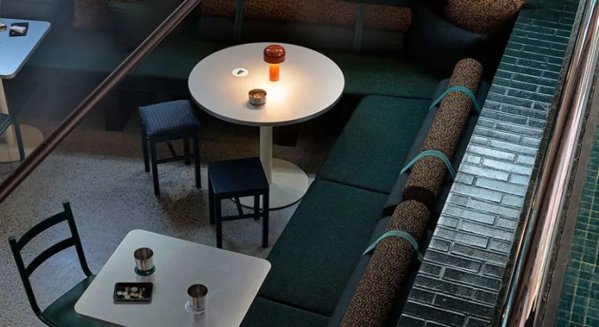 这个赛博朋克风的酒吧，迷幻又现代，酷到没朋友 | YSG Studio