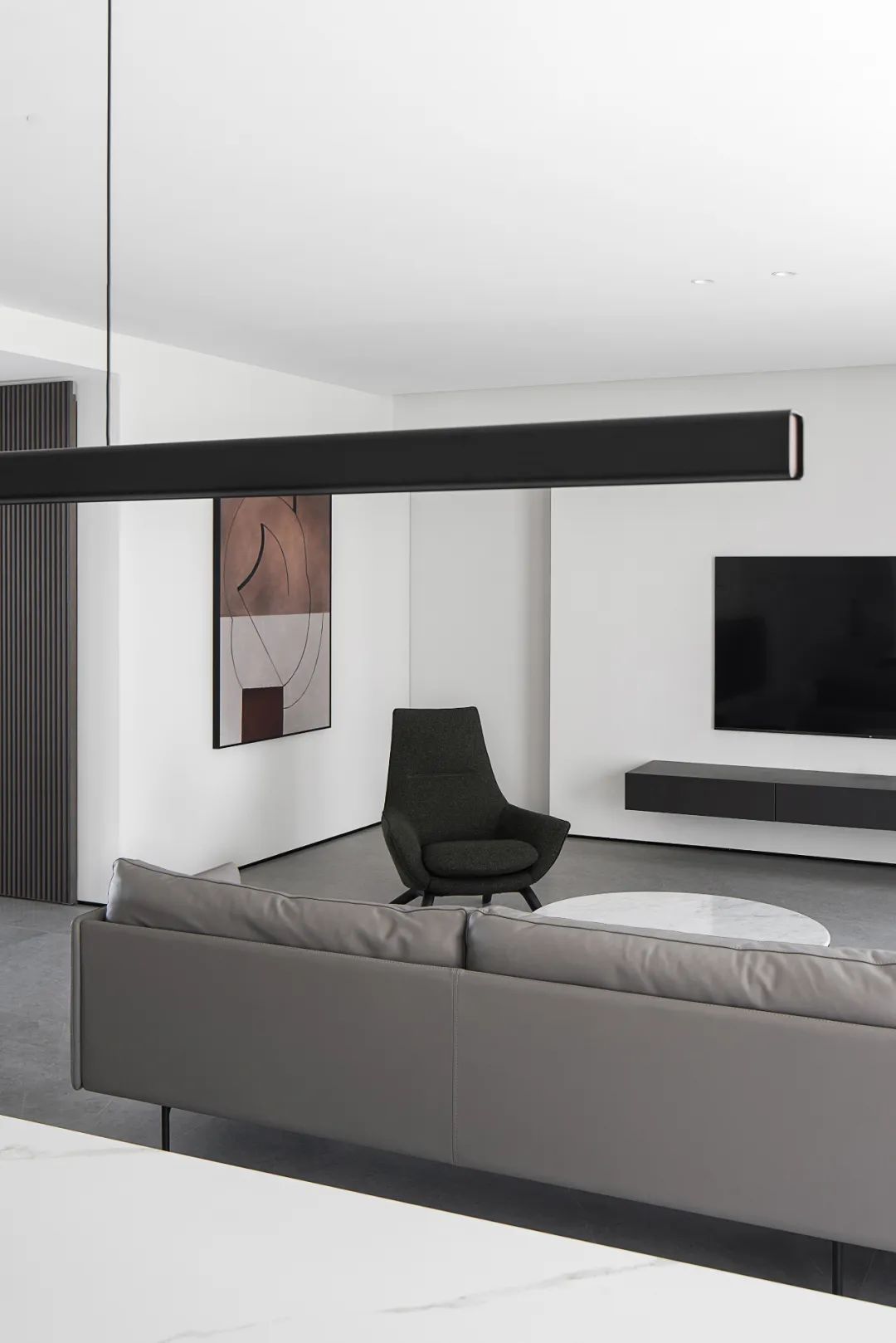 190㎡现代极简私宅，深棕与白色打造的雅致空间