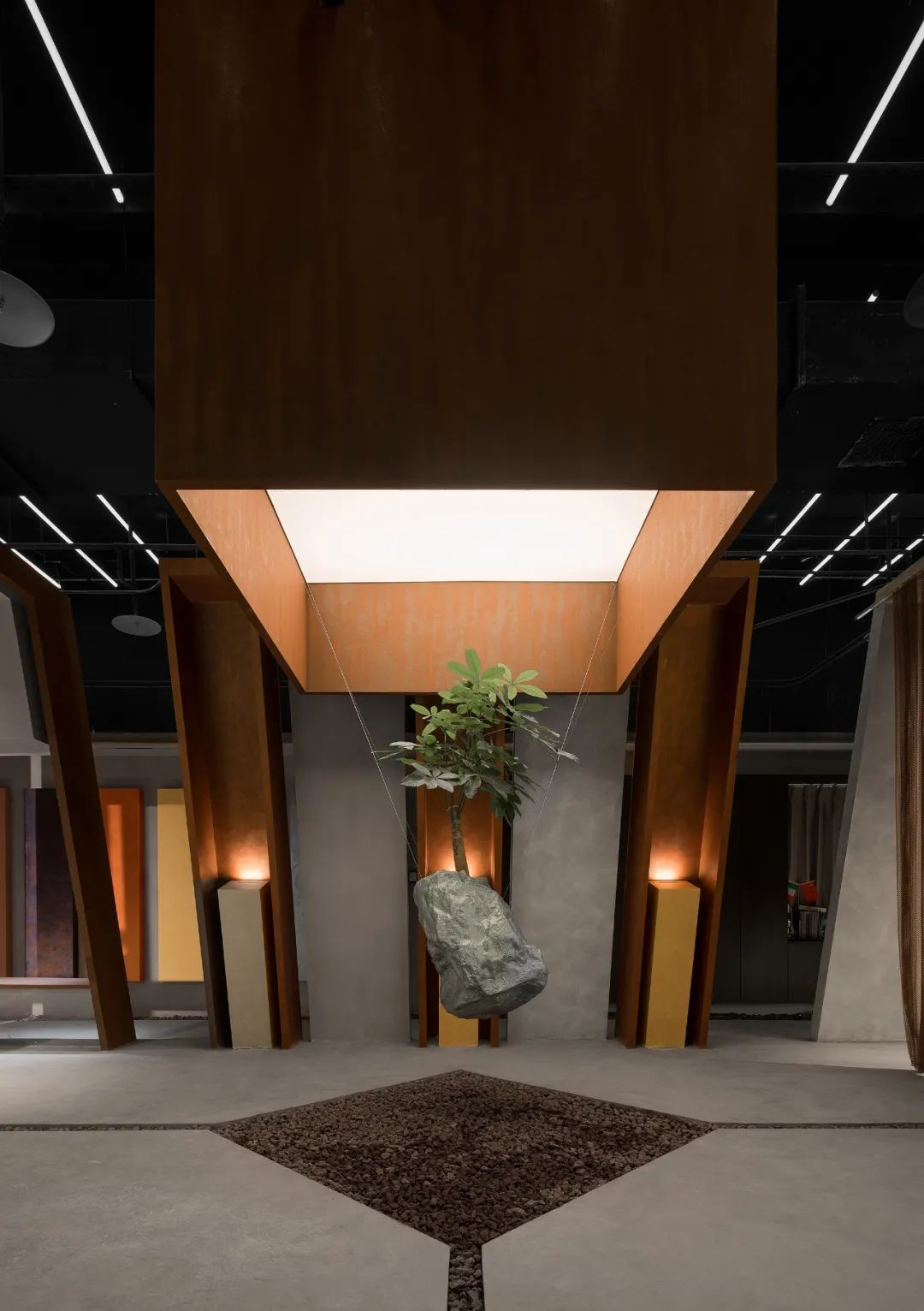 VALPAINT瓦帕茵特展厅：对称走势中的新艺境归处 | 得德设计
